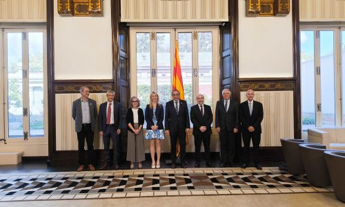 El presidente del Parlament recibe en audiencia a la junta de Respon.cat con motivo de los 10 años