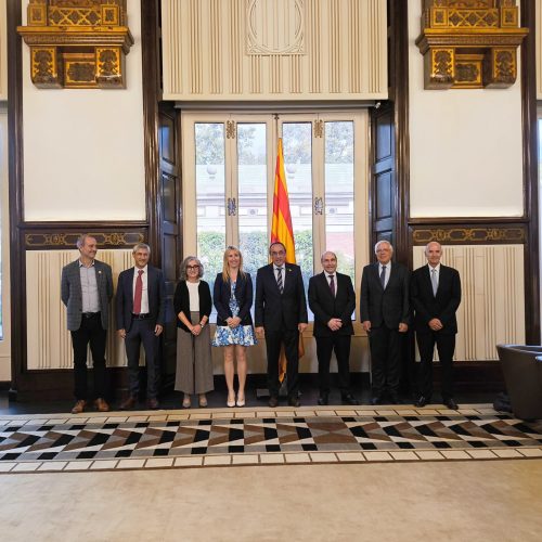 El presidente del Parlament recibe en audiencia a la junta de Respon.cat con motivo de los 10 años