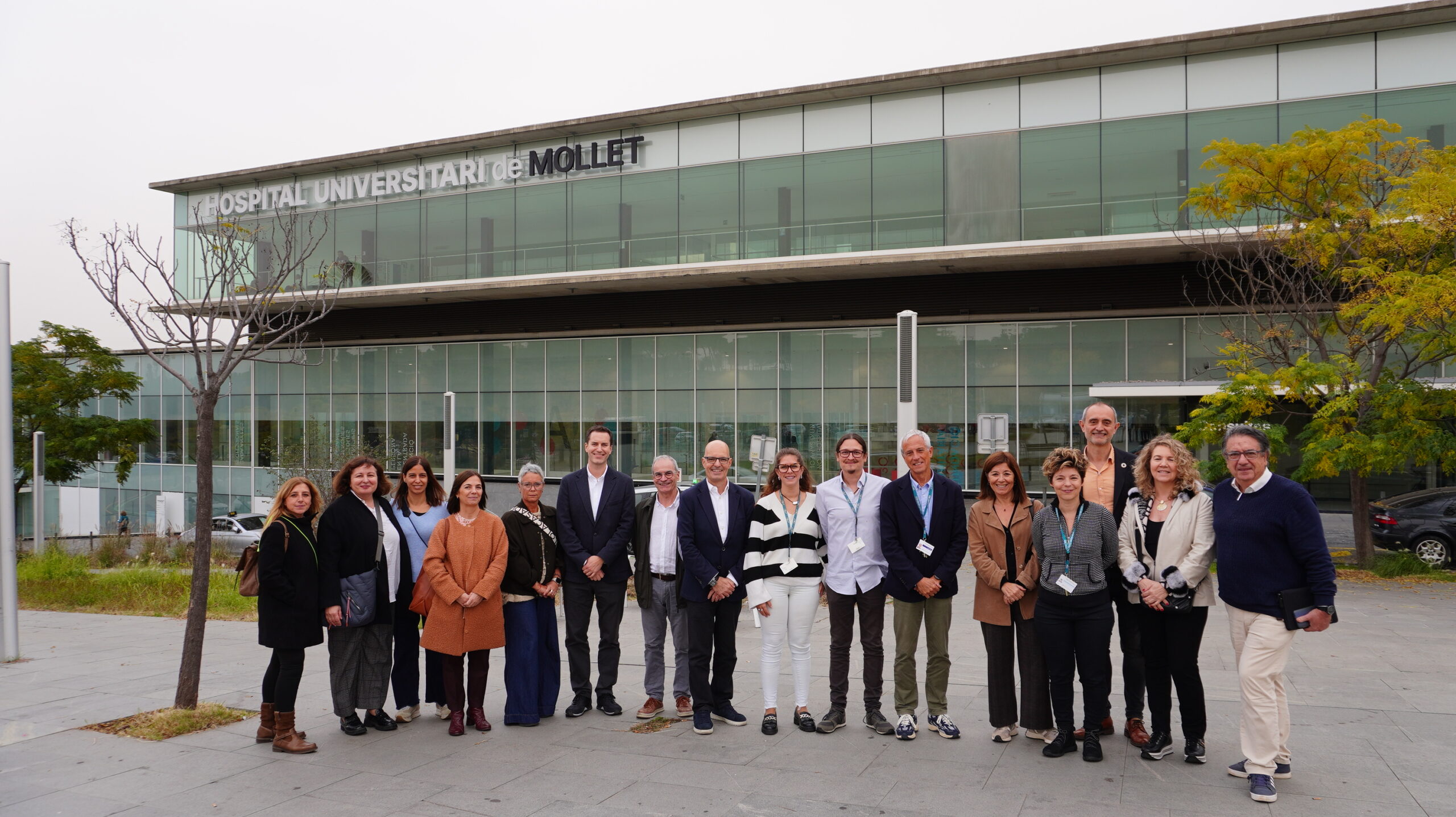 2025-11-14 Visita Fundació Sanitària Mollet (31) Foto grupal